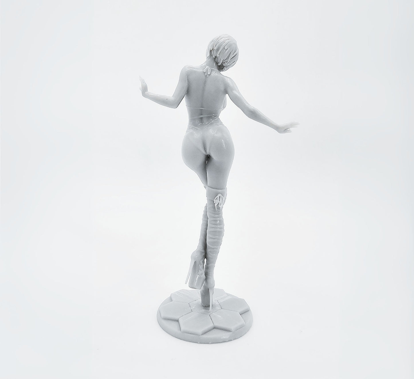 "Kiera Celestia - The Stellar Dreamer" 18+ Collector's Model